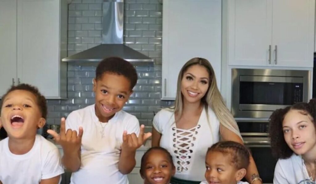 Cashmere Saint Newton