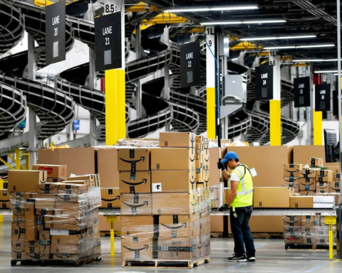 Fulfillment Structures